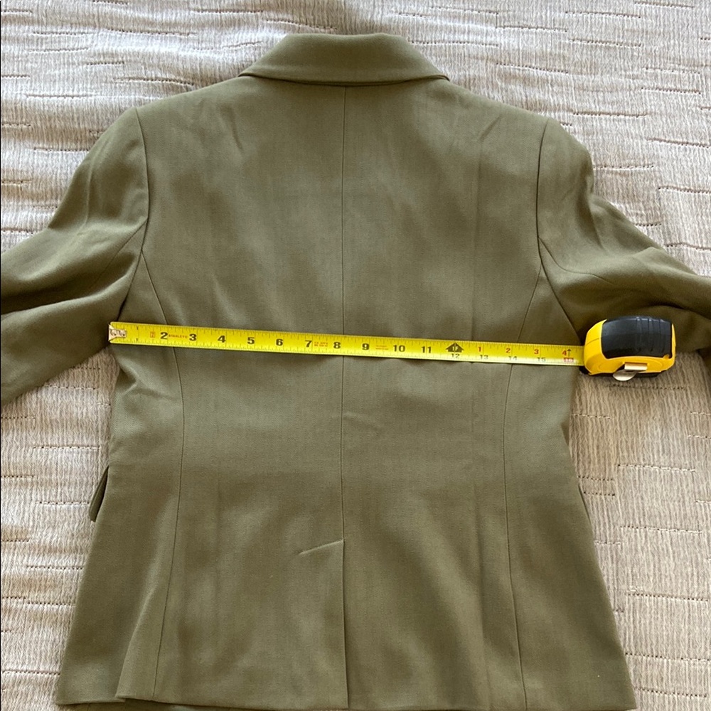 Green Tailored Blazer with Notched Lapels - Picture 4 of 6